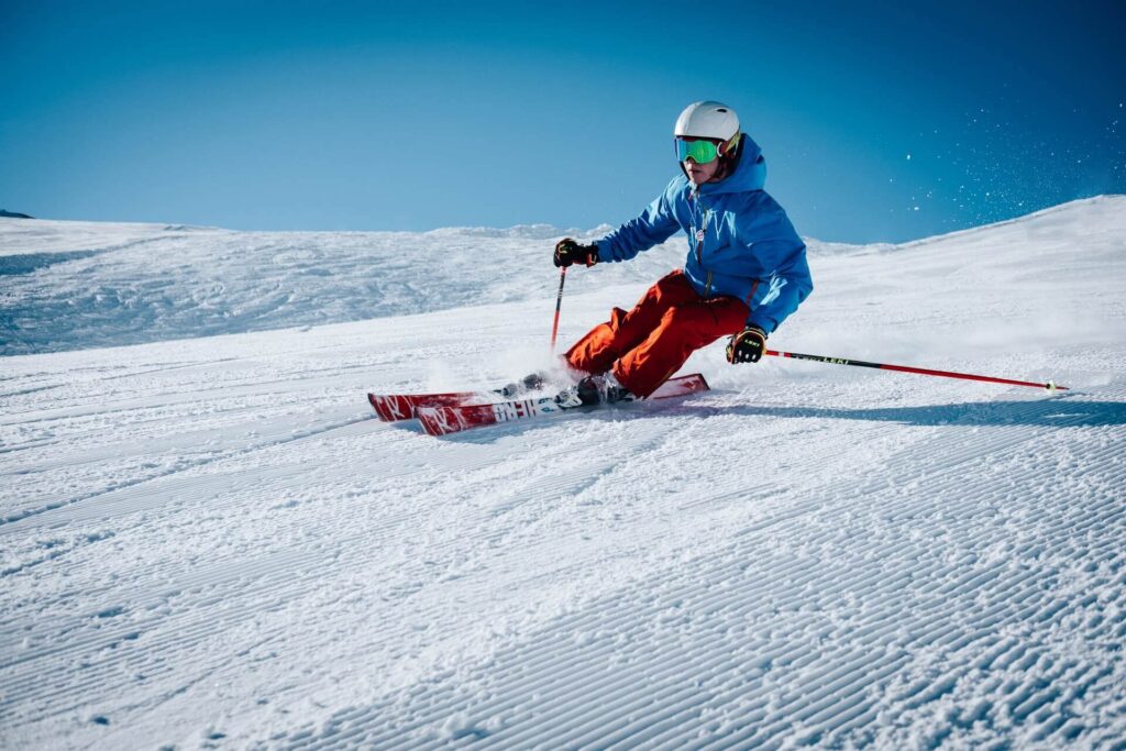 Skiing in Solang Valley Manali snow adventure Himachal Pradesh